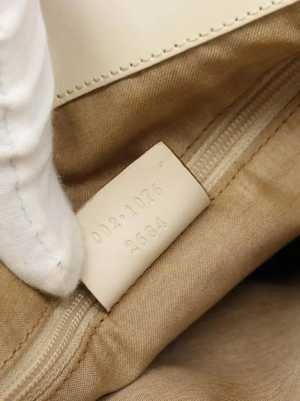 Gucci brand	gucci color	ivory