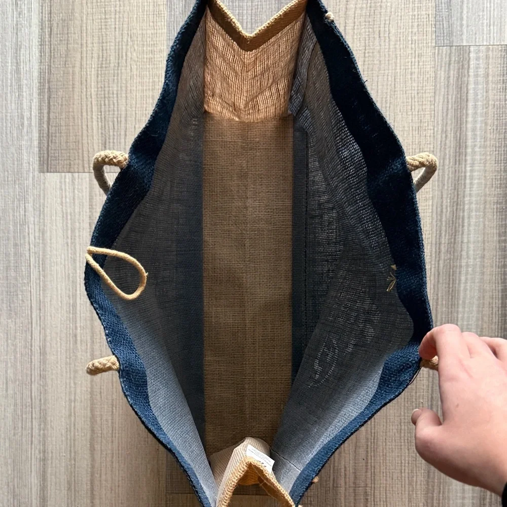 N/A stylish tote