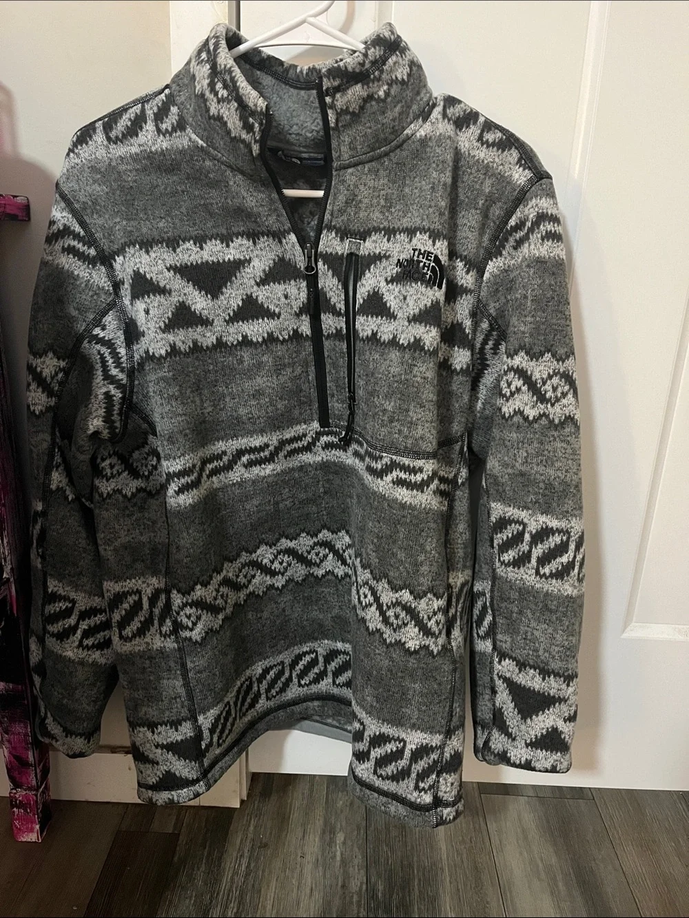 The North Face Men’s Gray & White Patterned Zip-Neck Fleece Pullover