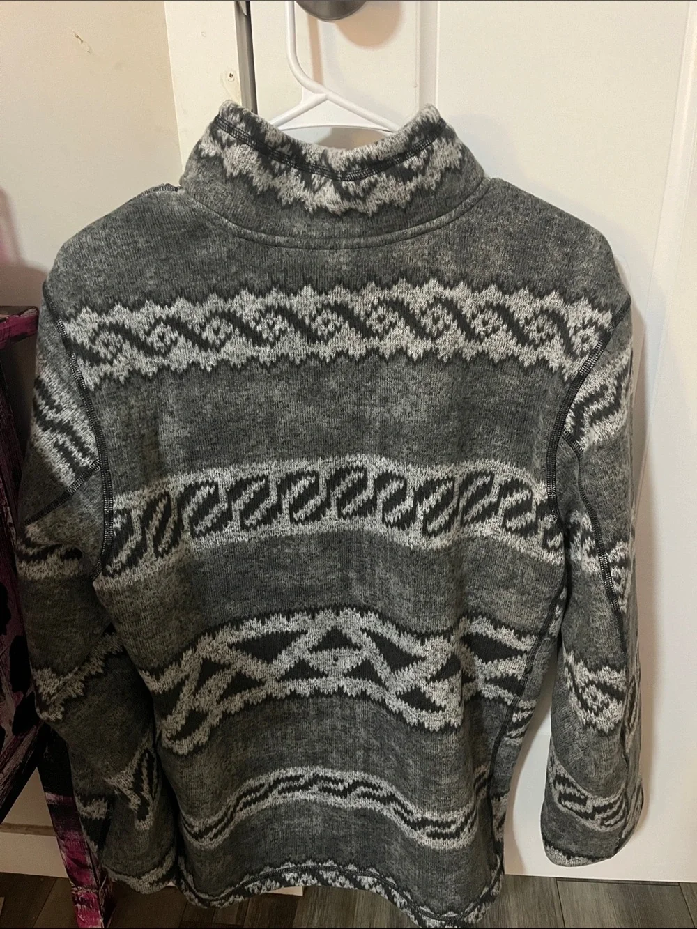 The North Face Men’s Gray & White Patterned Zip-Neck Fleece Pullover