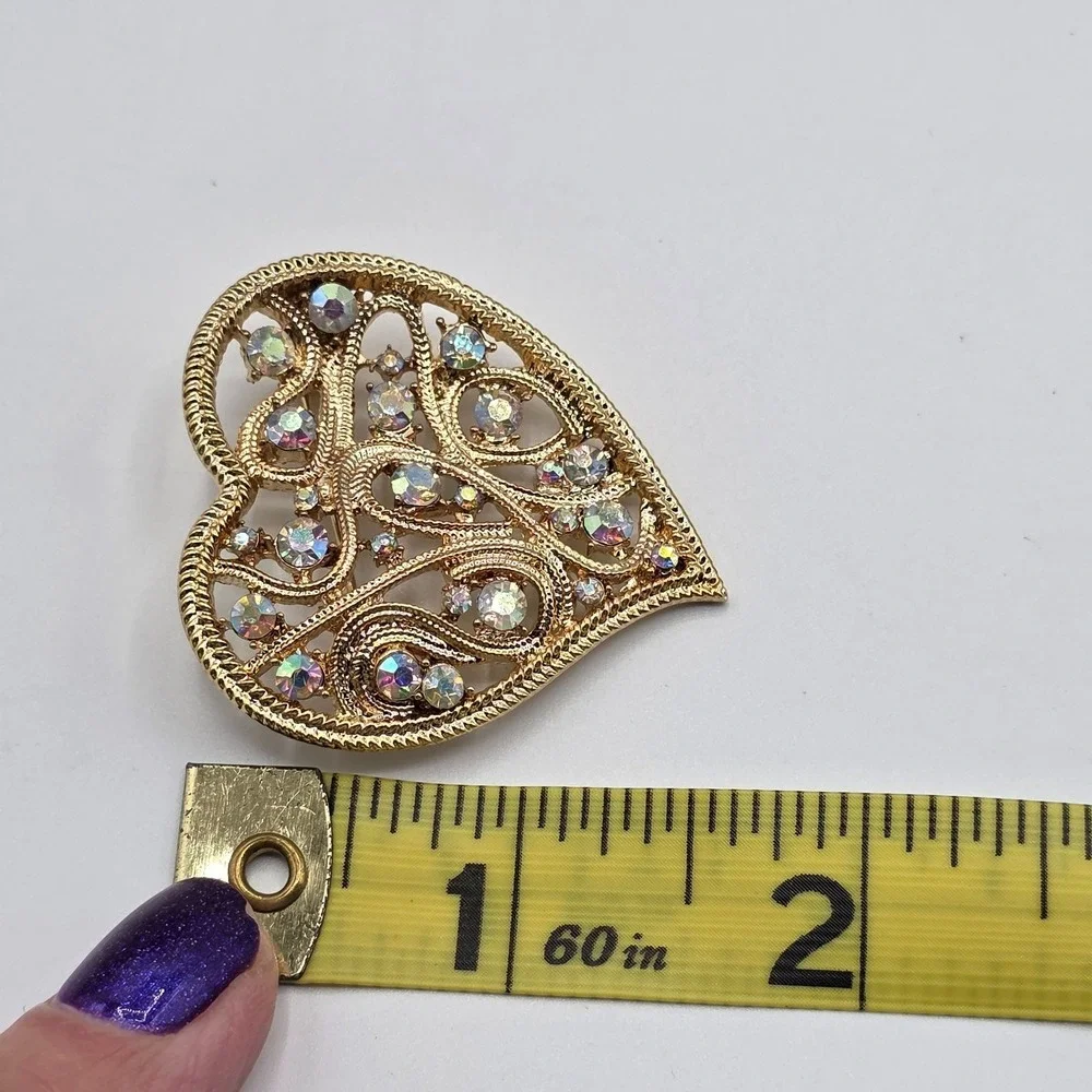 The Unbranded Brand crystals size white