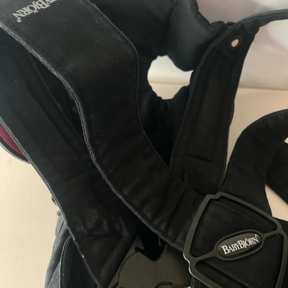 BabyBjorn Mini in black