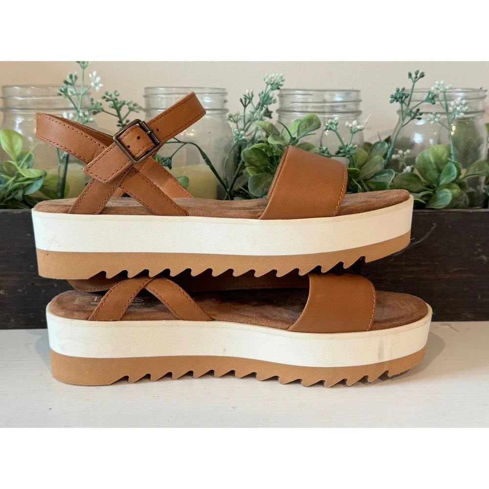 Toms diana platform