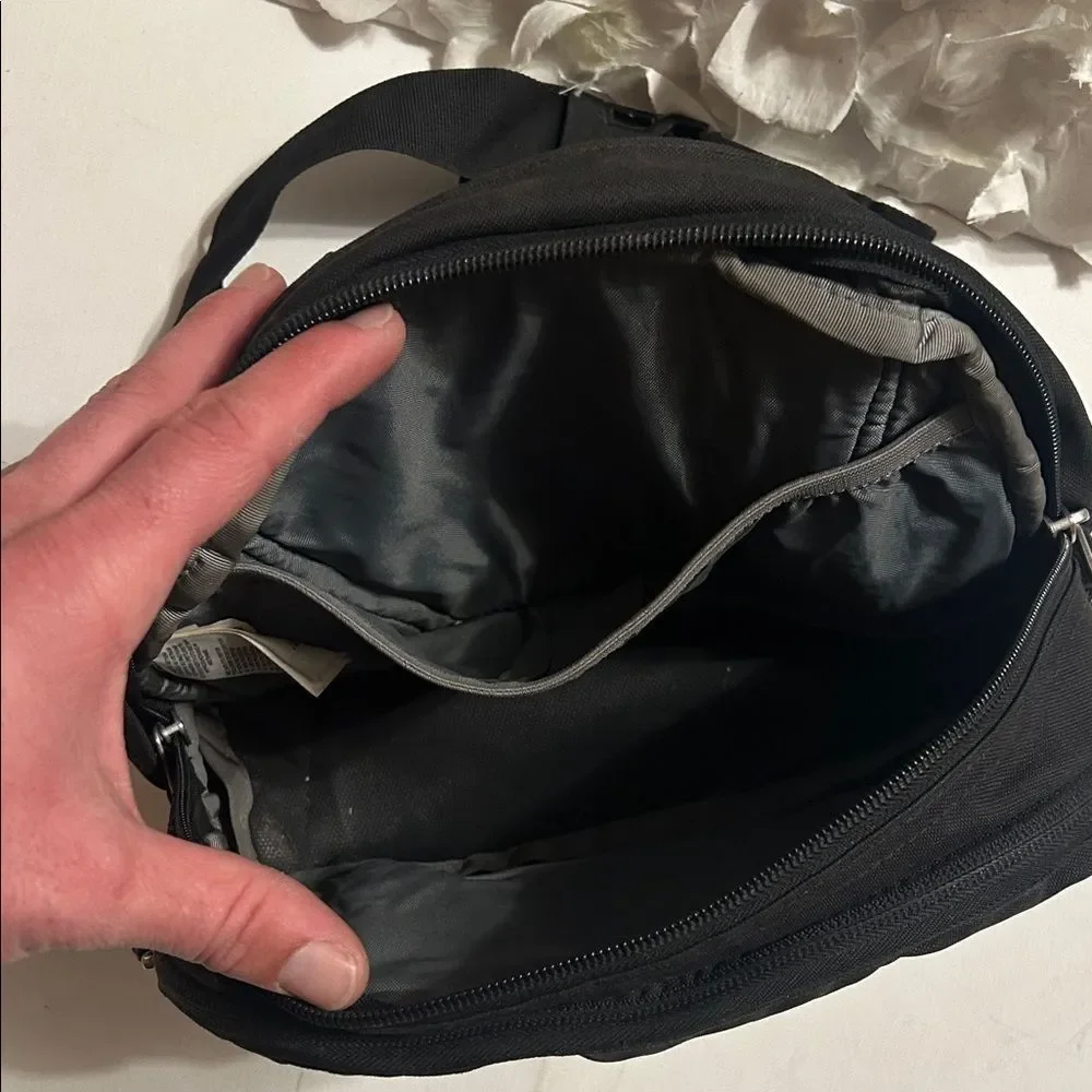 The North Face sleek belt
