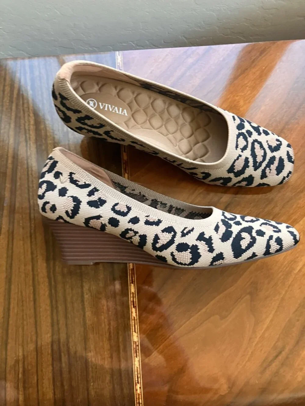 Vivaia new without