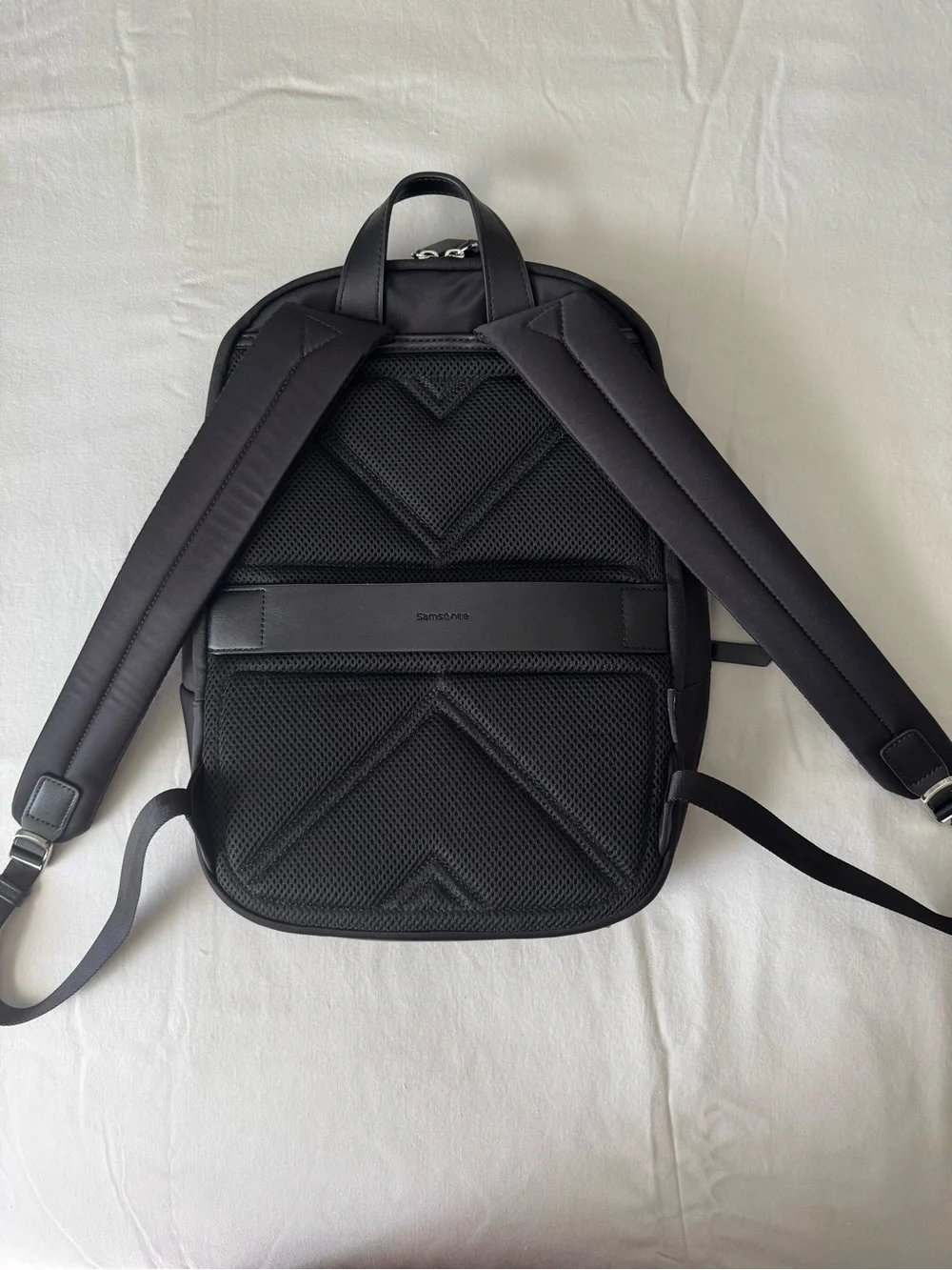 Samsonite sleek black