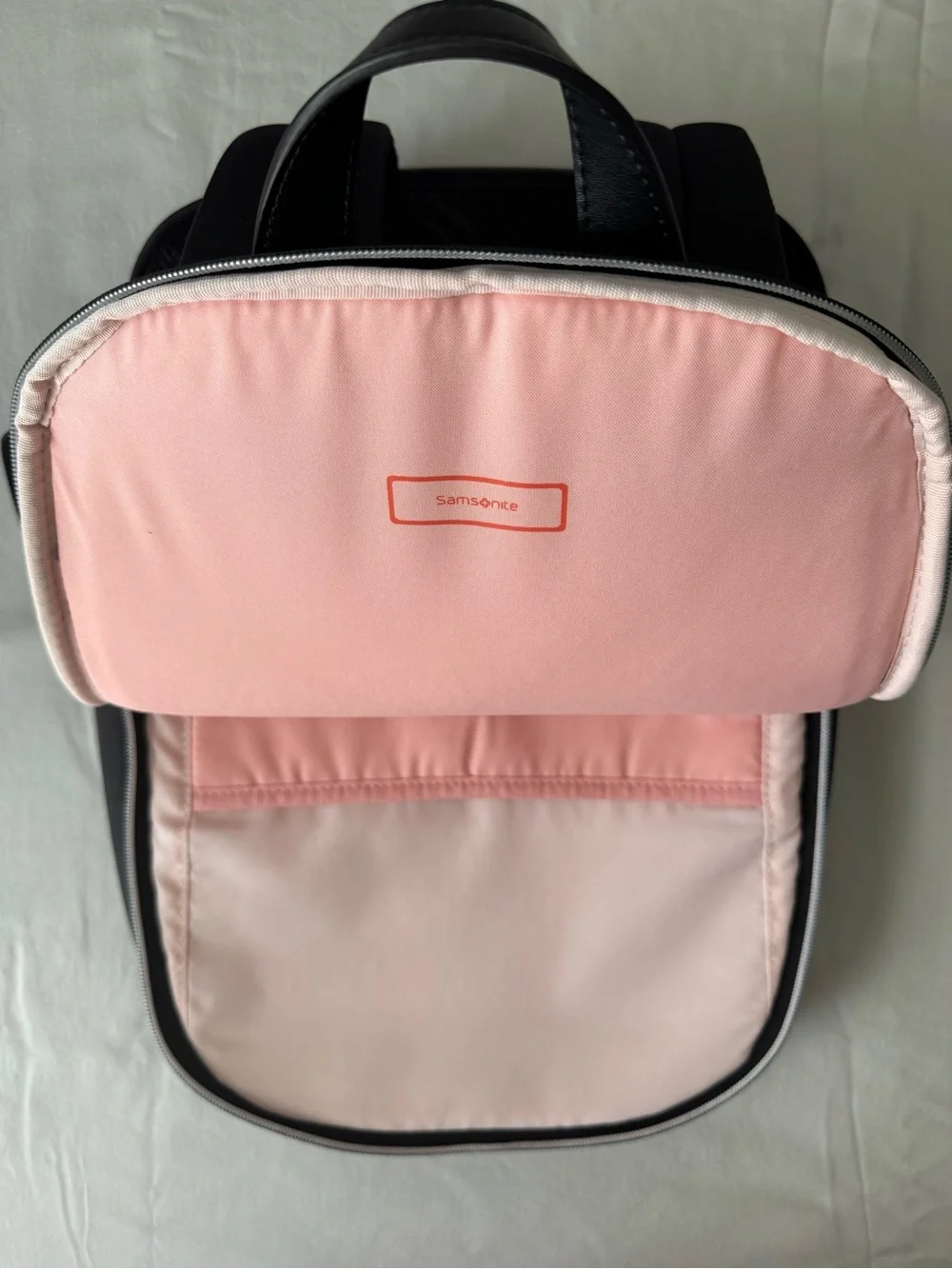 Samsonite sleek black