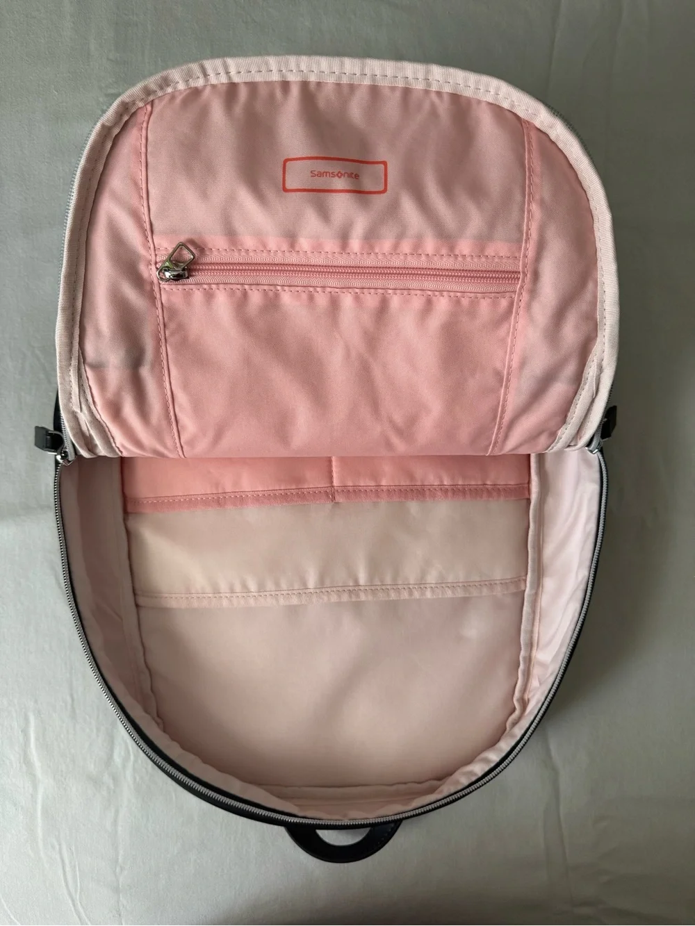 Samsonite sleek black