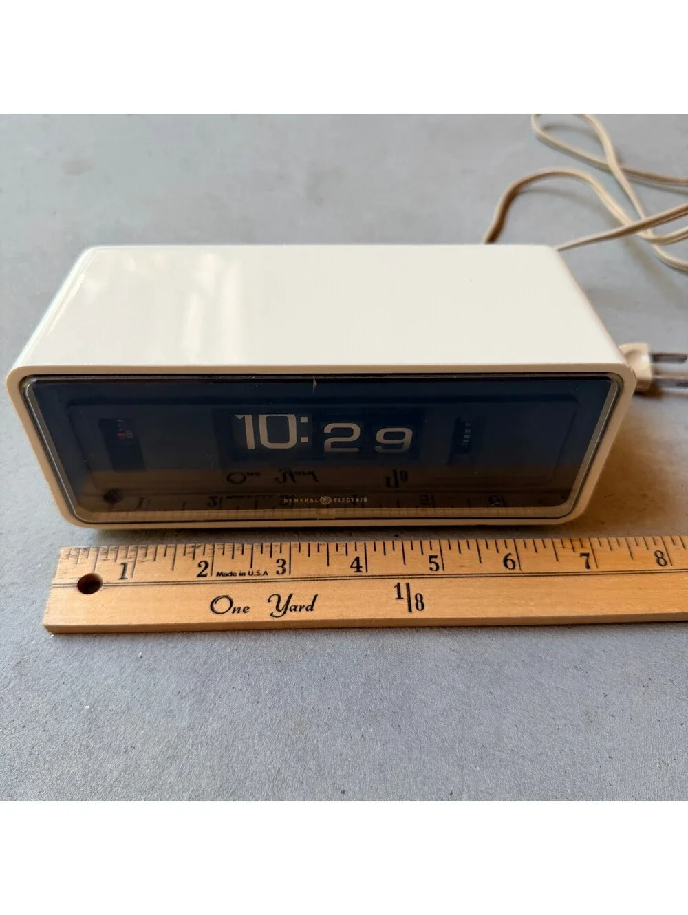 Vintage GE General Electric Model 8125A White Rolling Flip Clock - Working MCM