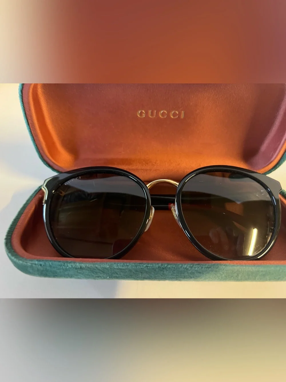 Gucci stylish round