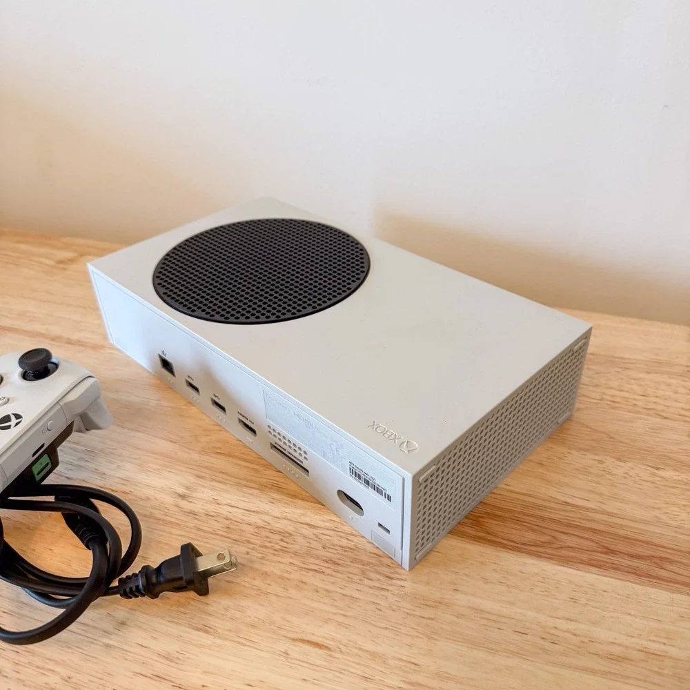 Microsoft Xbox Series S 500GB Console Robot White with Rechargeable Controller