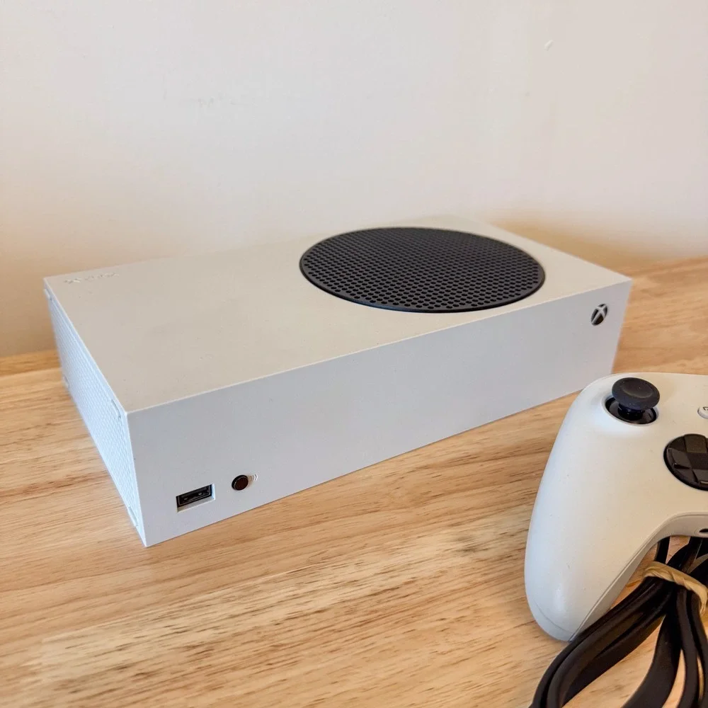 Microsoft Xbox Series S 500GB Console Robot White with Rechargeable Controller