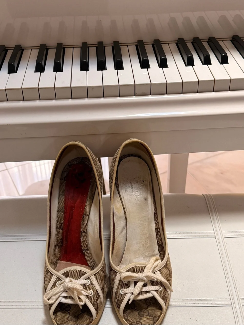 Gucci classic monogram