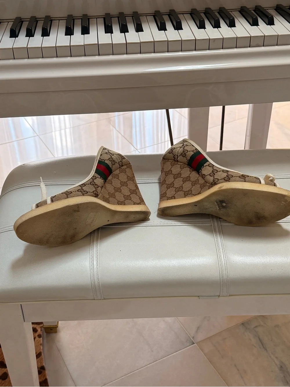 Gucci classic monogram