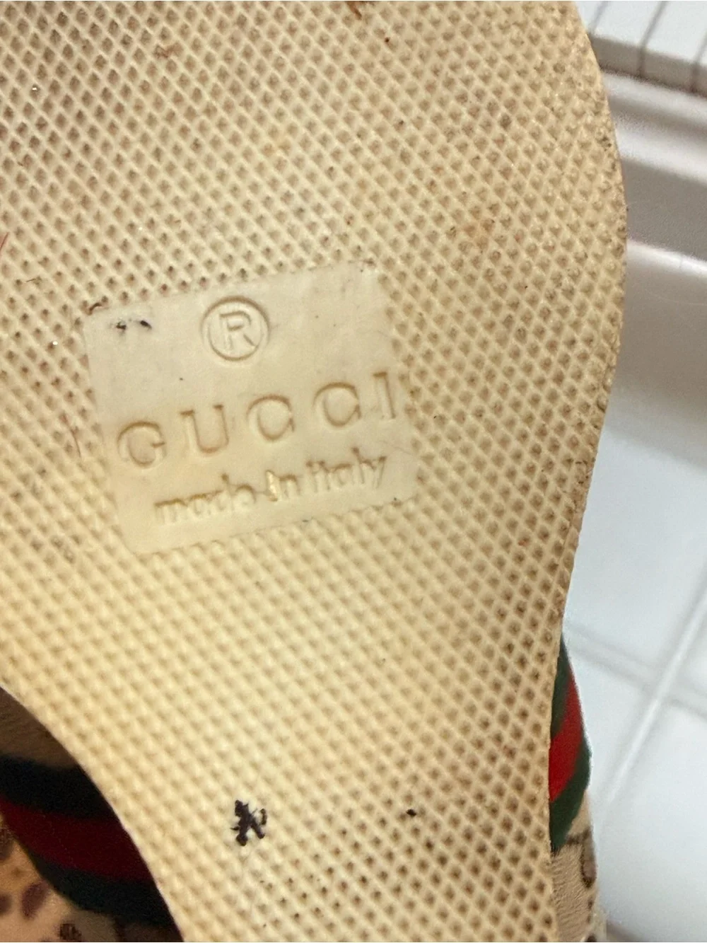 Gucci classic monogram