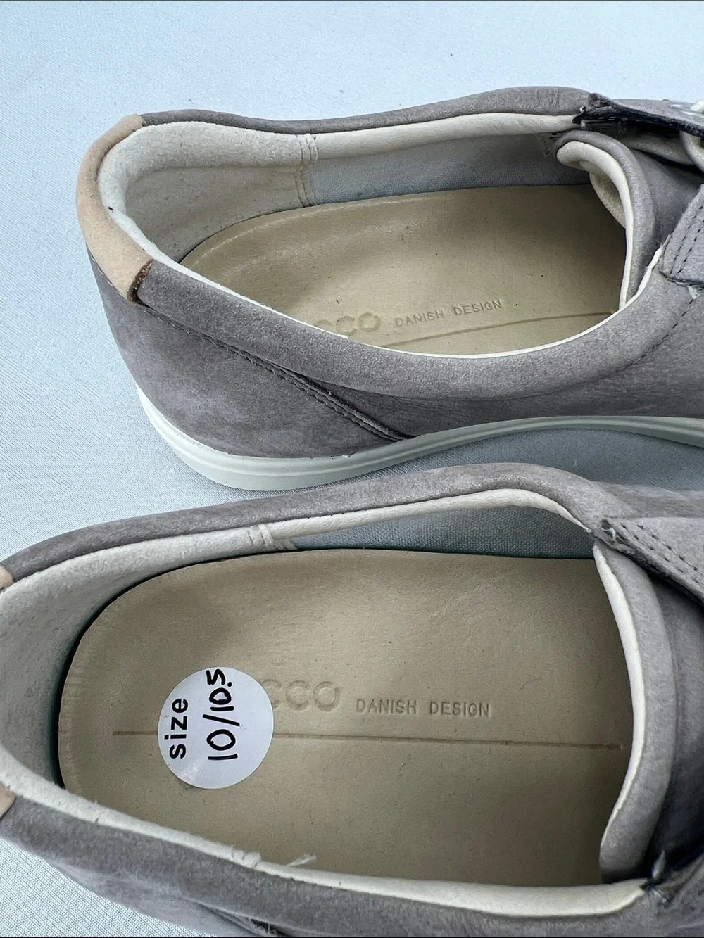 Ecco minimalist low