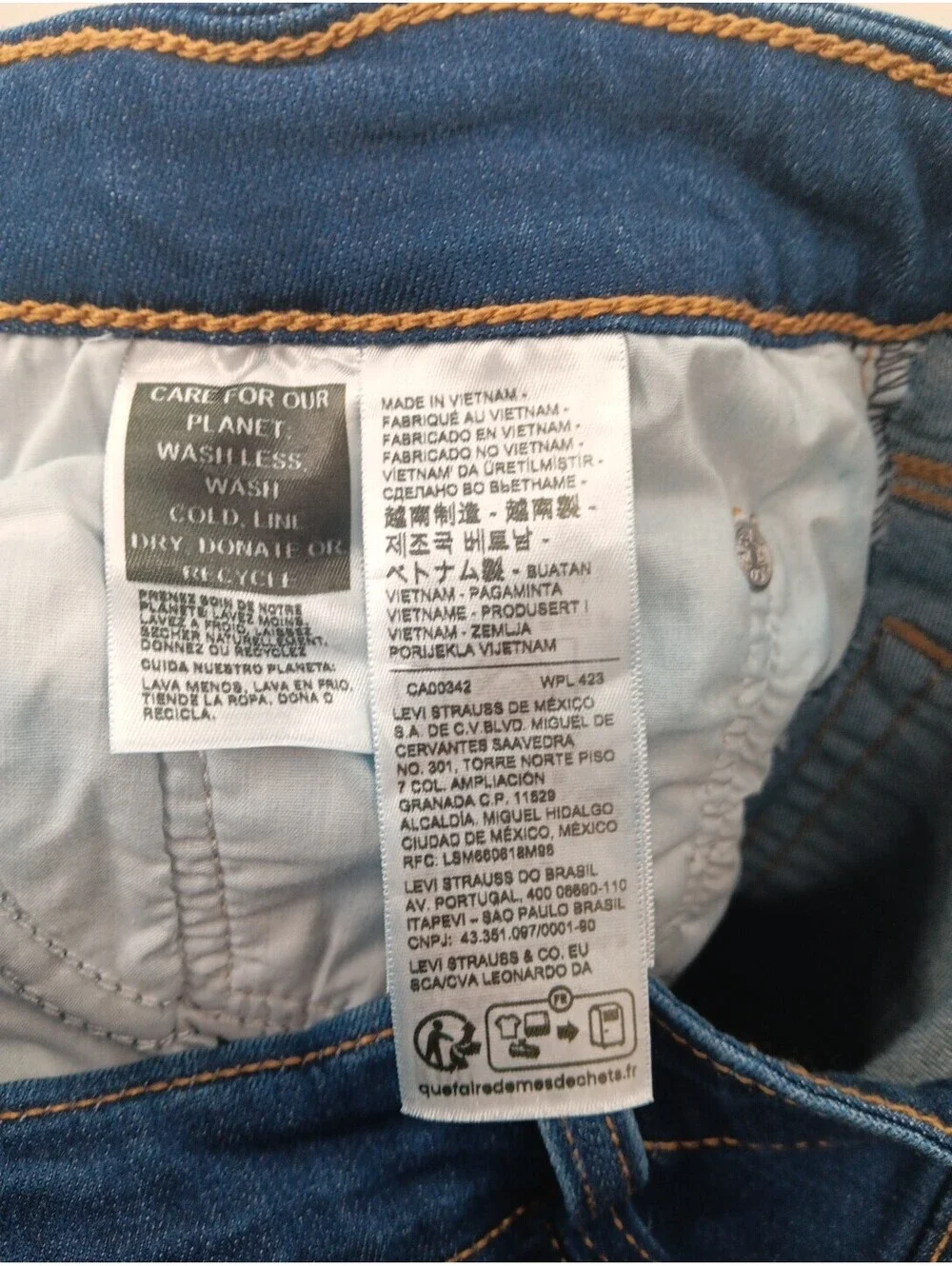Levis rise before