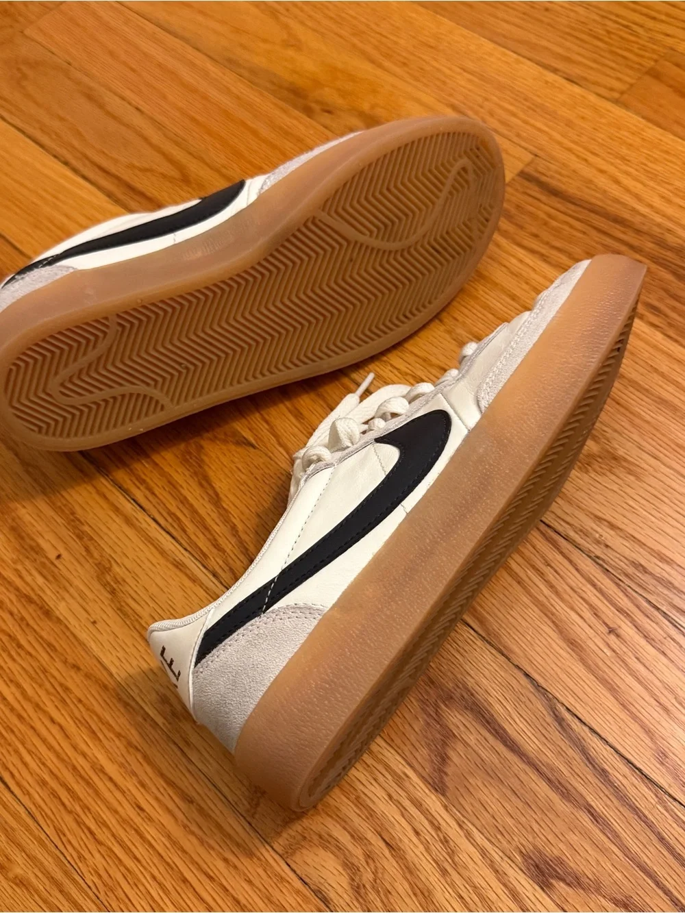 Nike Killshot White Leather Sneakers with Black Swoosh and Gum Sole 7.5 Women