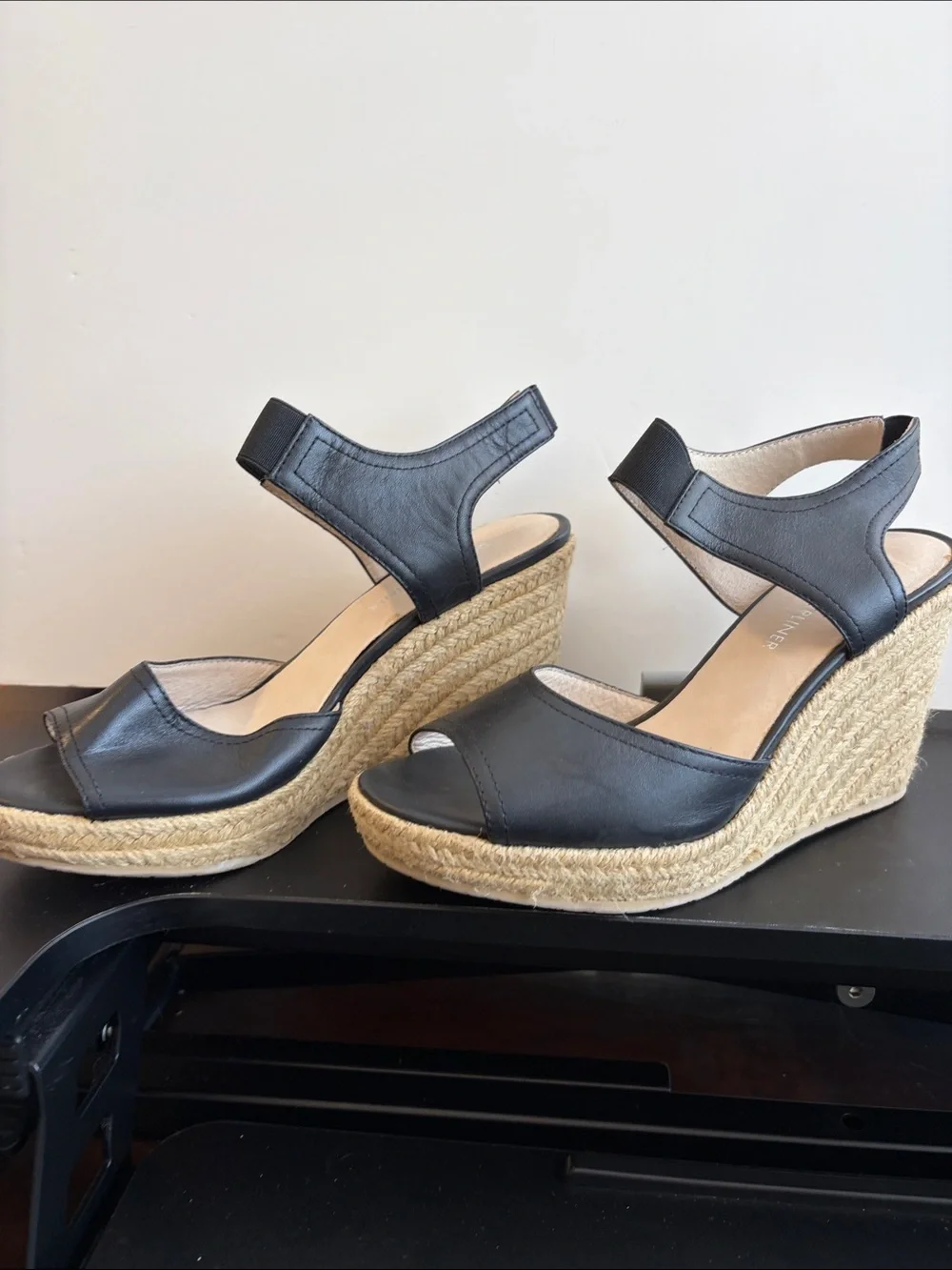 Donald J. Pliner ankle many