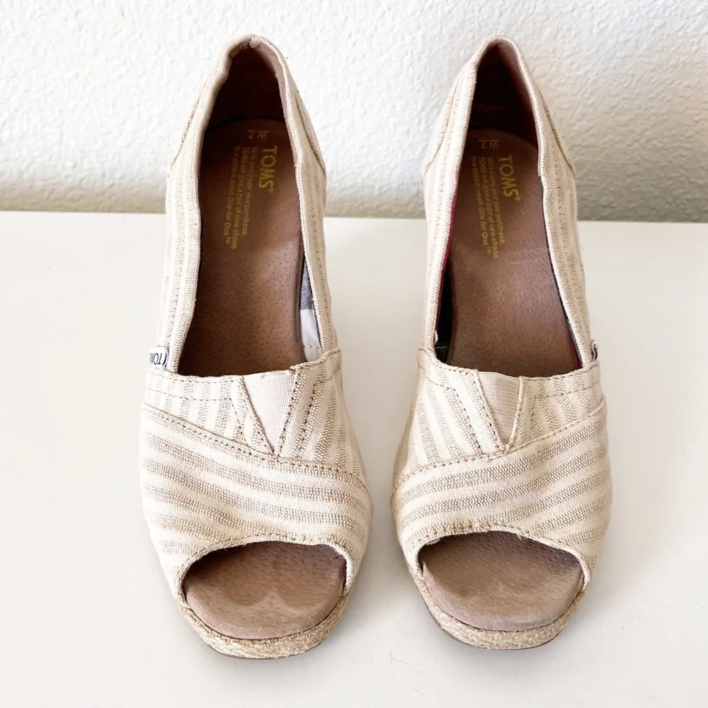 Toms wrapped slightly padded
