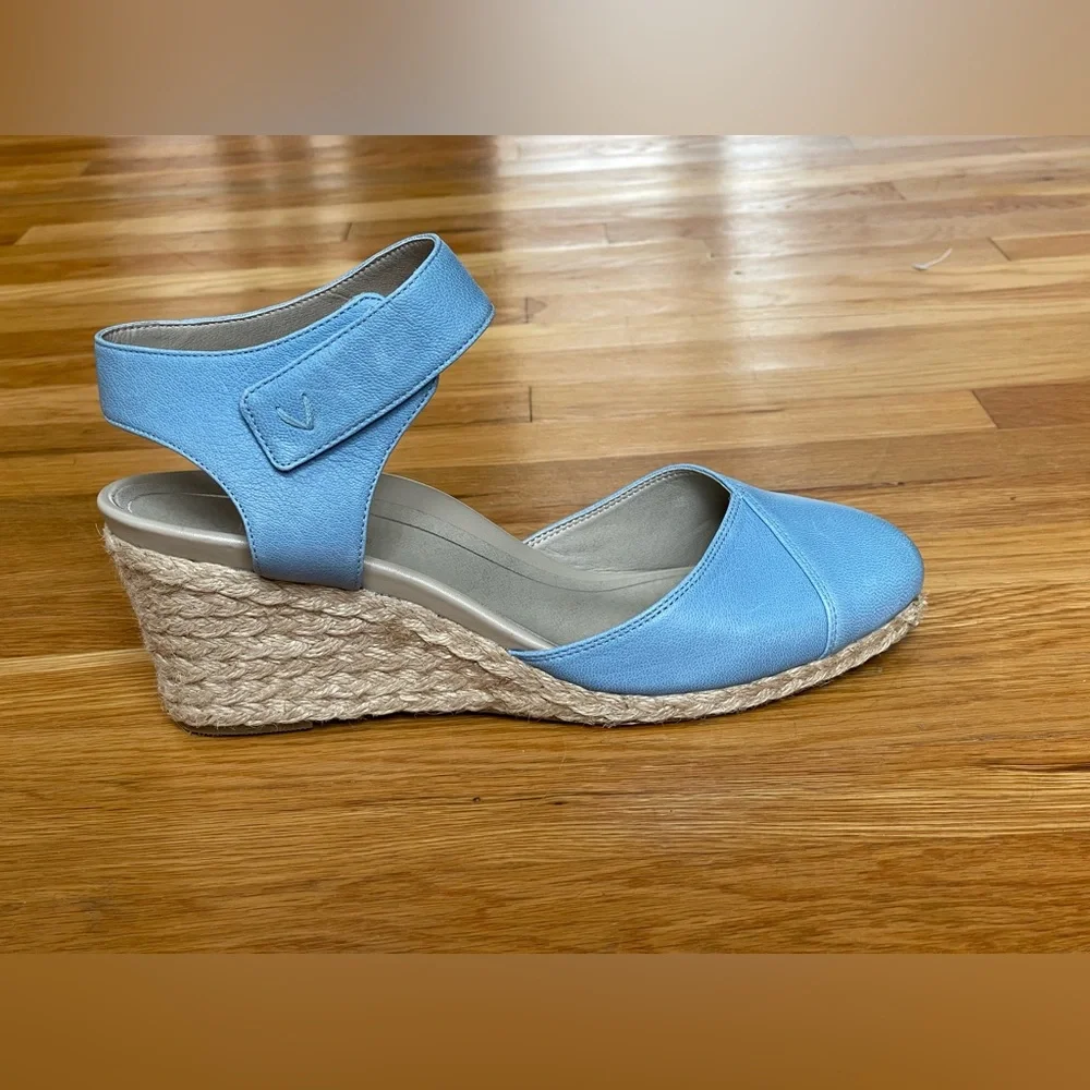 Vionic women wedge