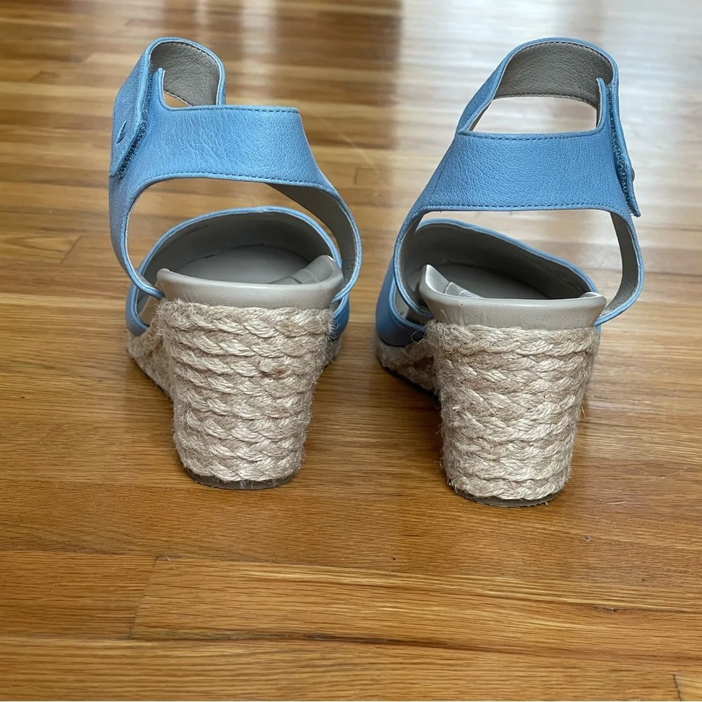 Vionic women wedge