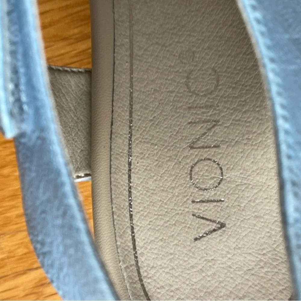 Vionic women wedge