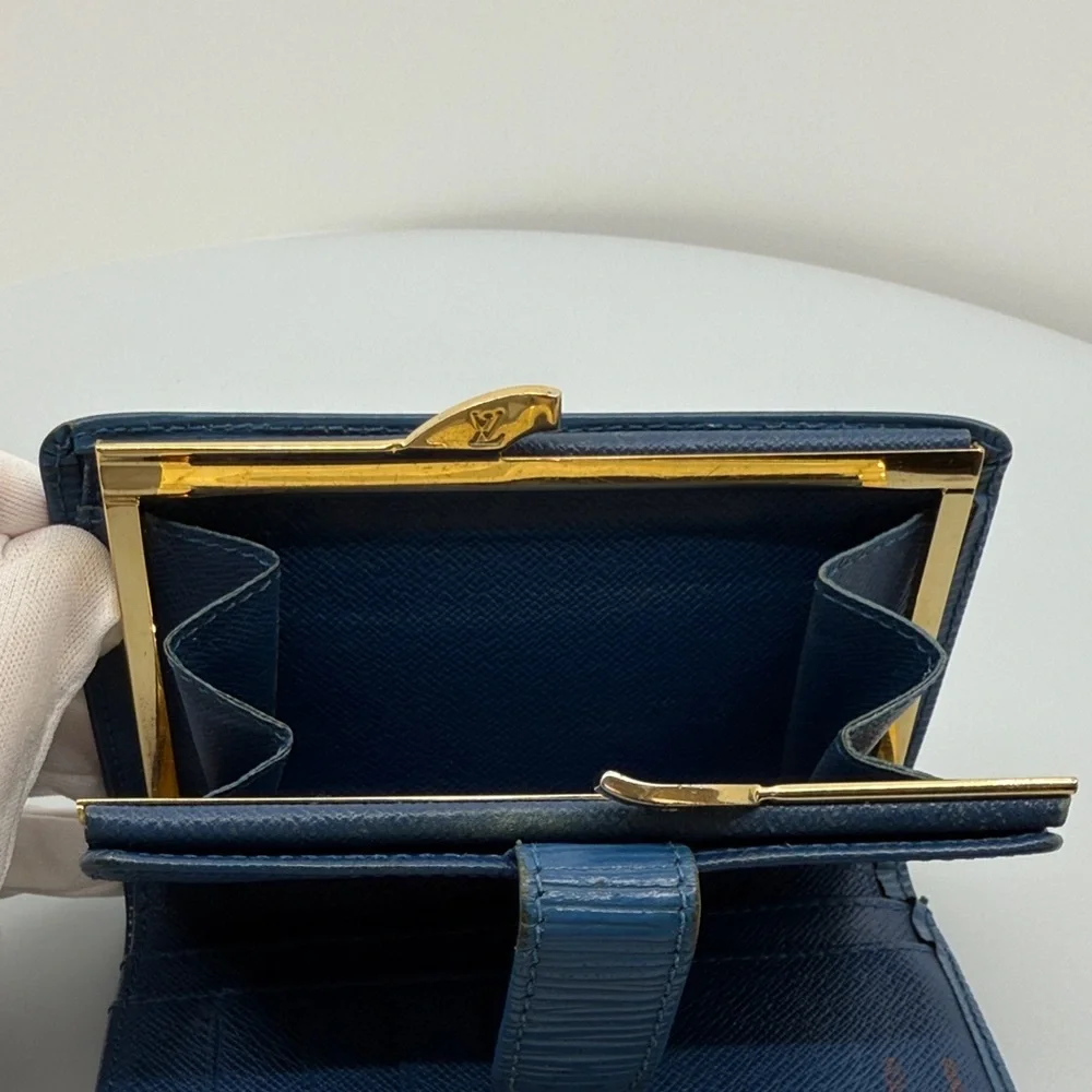 Louis Vuitton versatile elegant