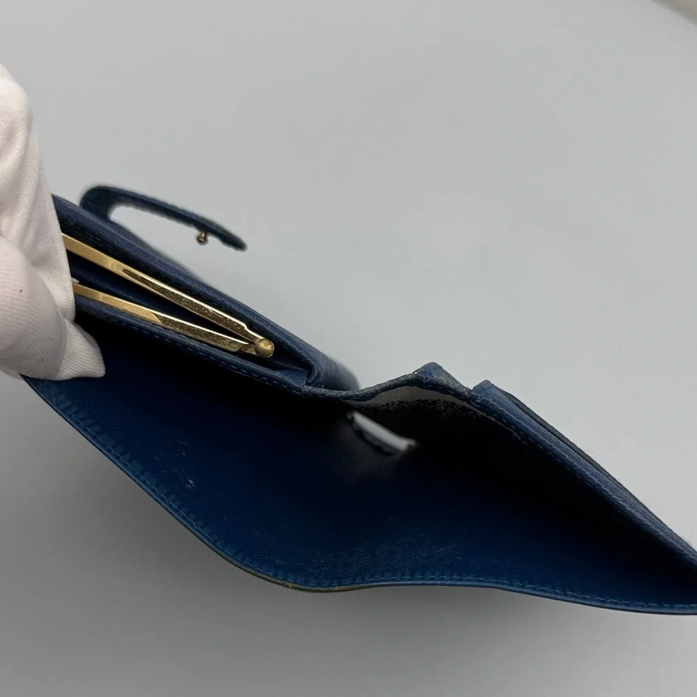 Louis Vuitton versatile elegant