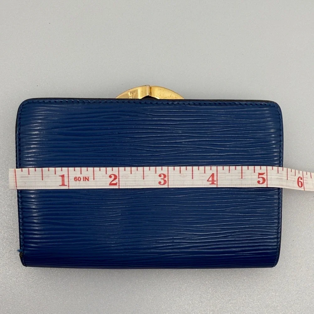 Louis Vuitton versatile elegant