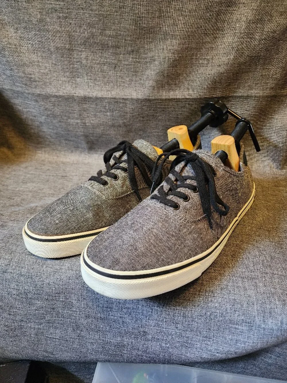 Men's Size 12 Old Navy Gray Dark Chambray Lace Up Shoes