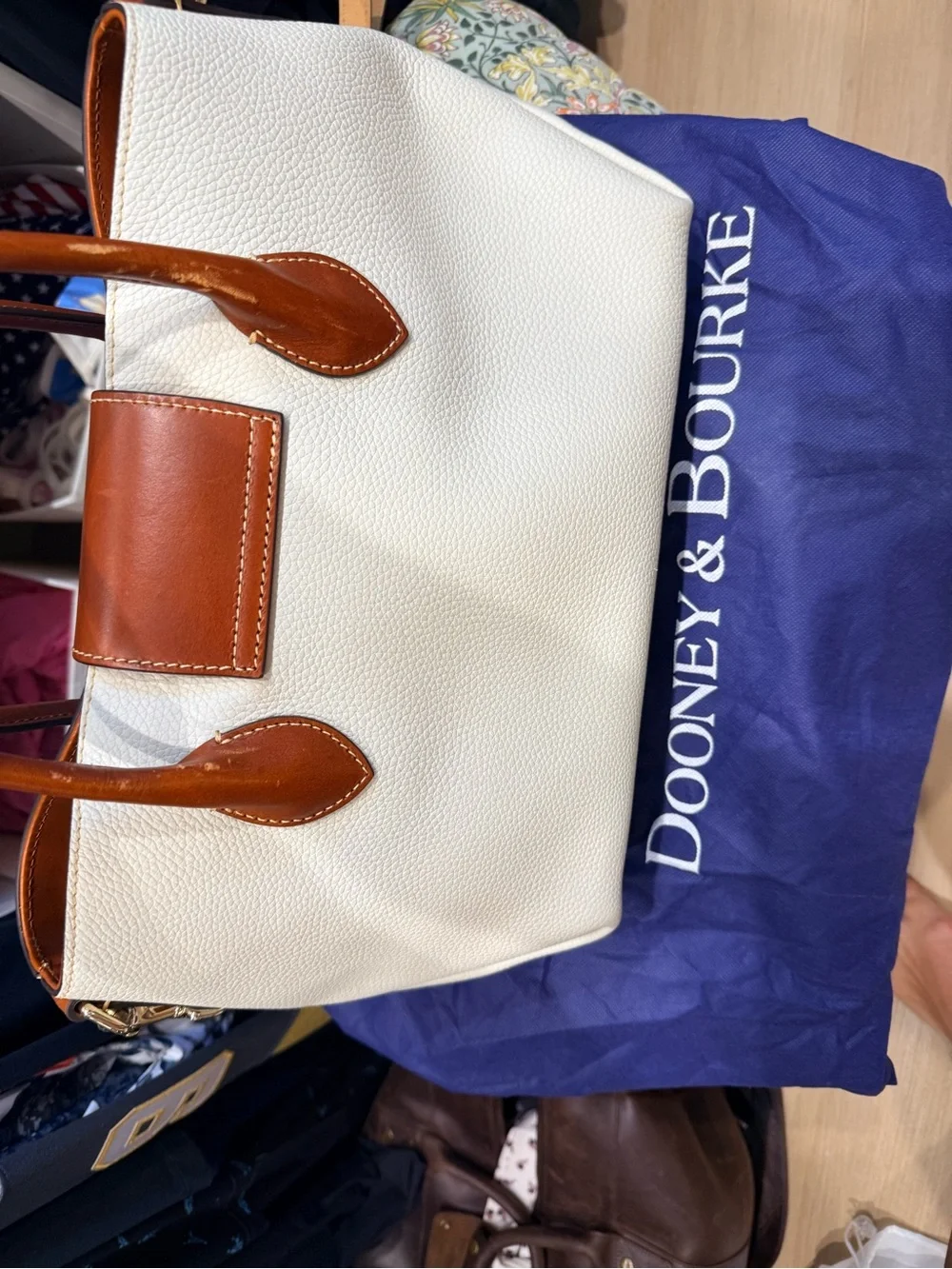 Dooney & Bourke elegant dooney