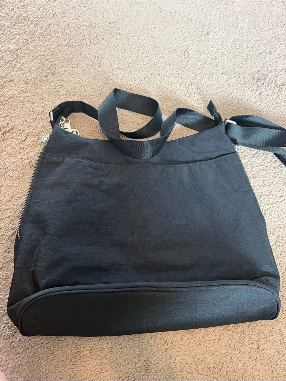 Baggallini helenski black silver