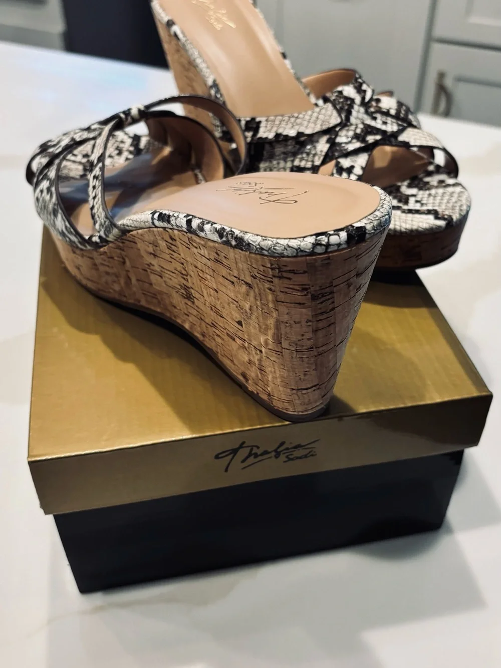 Thalia Sodi weather style