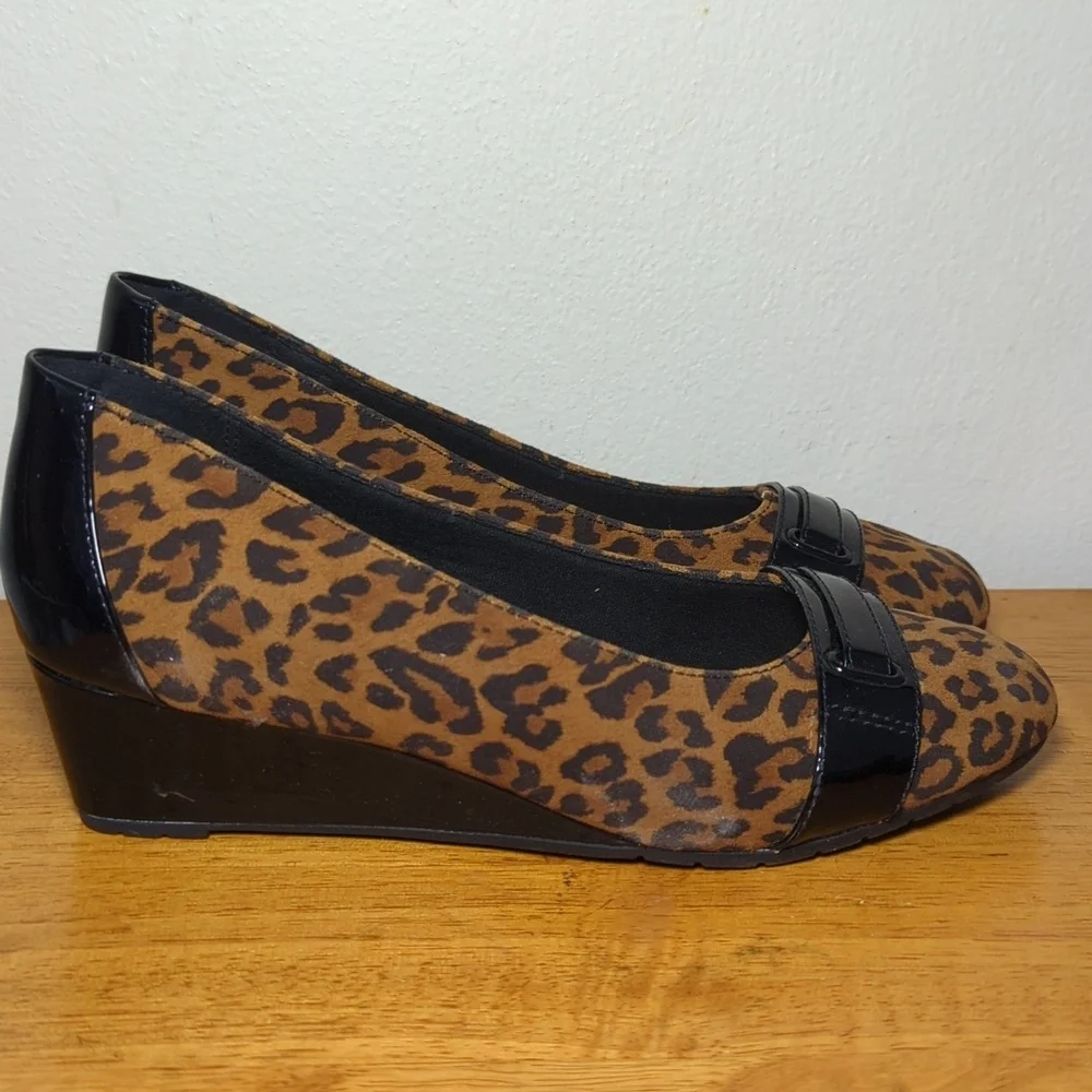 Clarks mallory strap