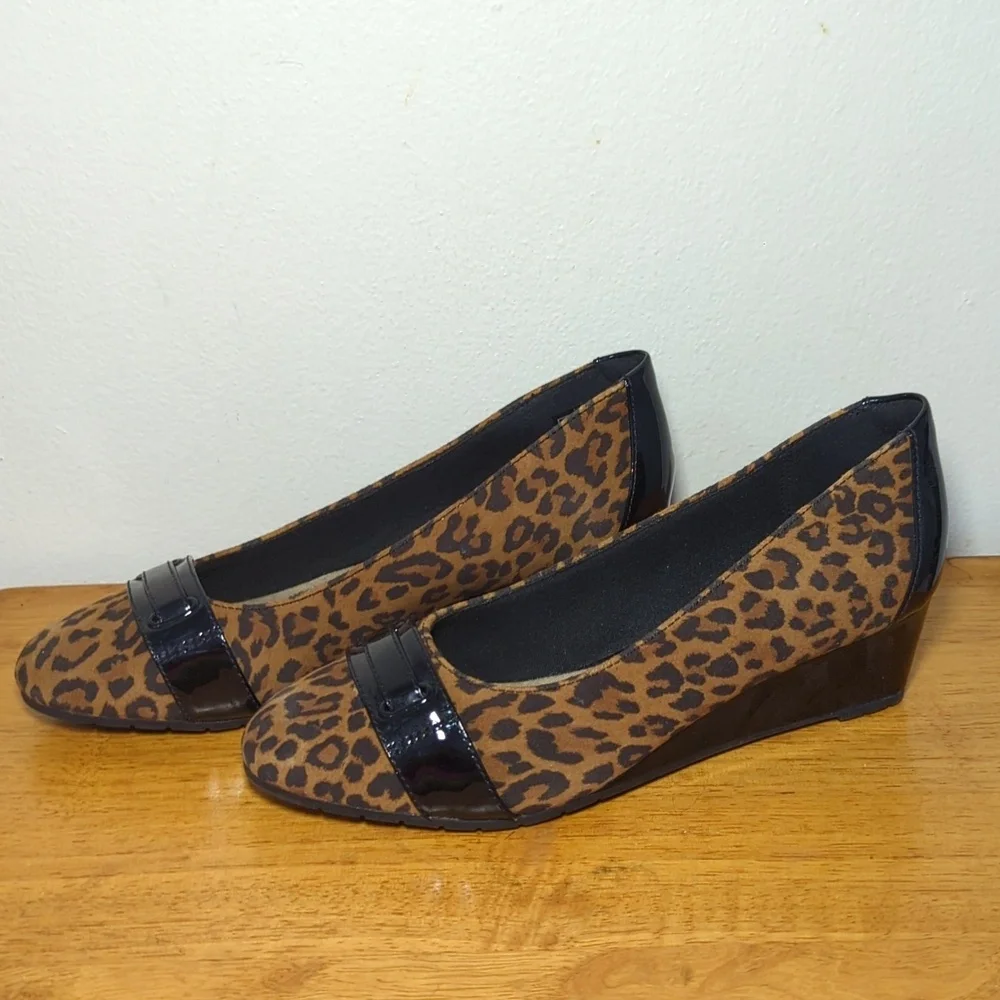 Clarks mallory strap