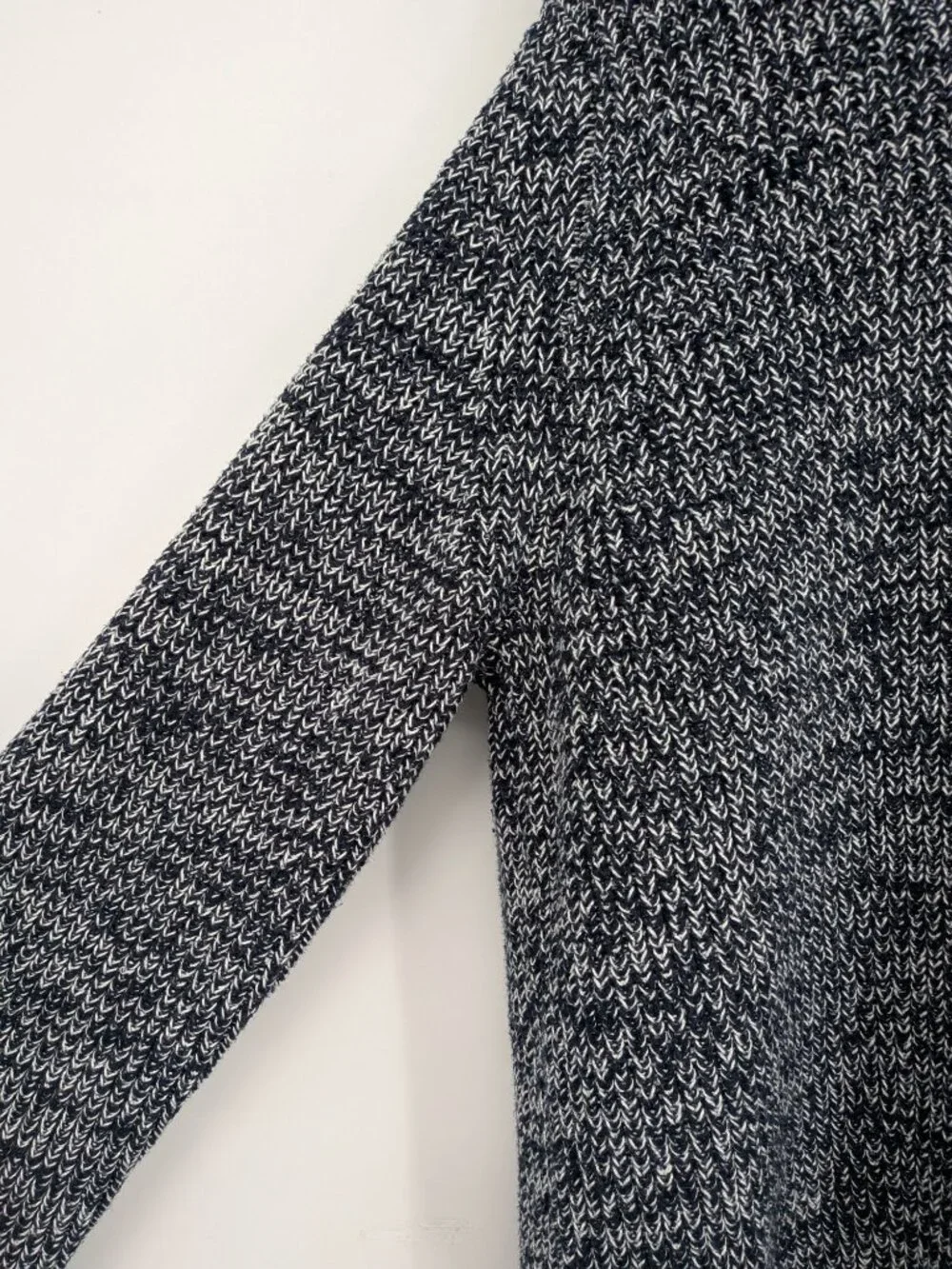 American Eagle Outfitters material cotton