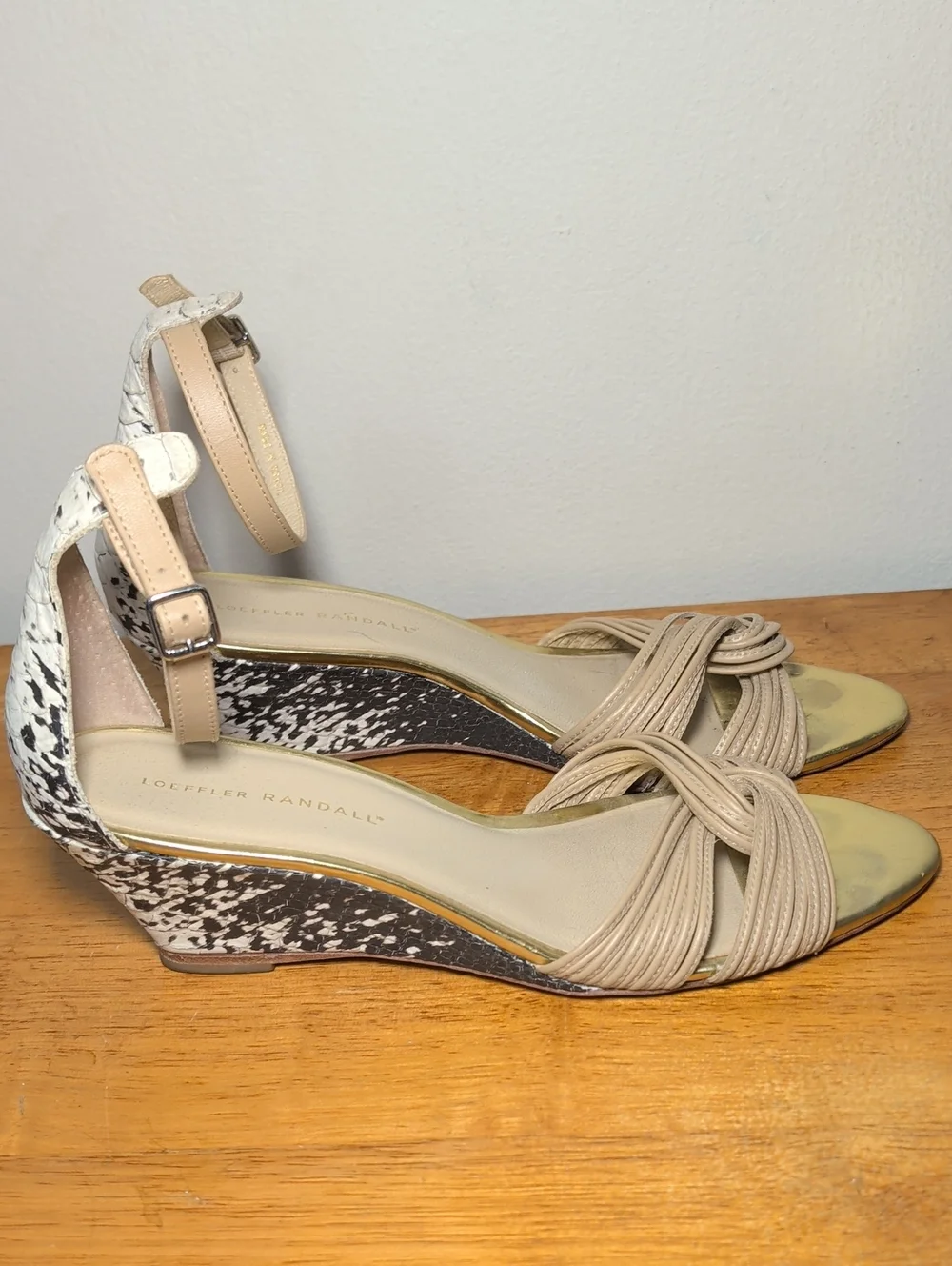 Loeffler Randall Anya Wedge Sandals Tan White Snakeskin Leather Women's Size 9
