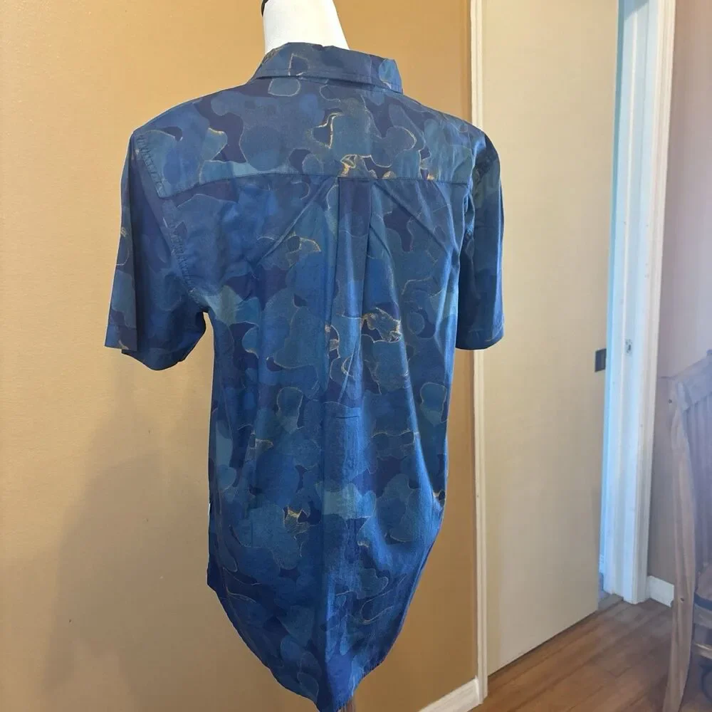 The North Face Men's Baytrail Shirt Medium Blue Camo Short Sleeve Button Up NWT