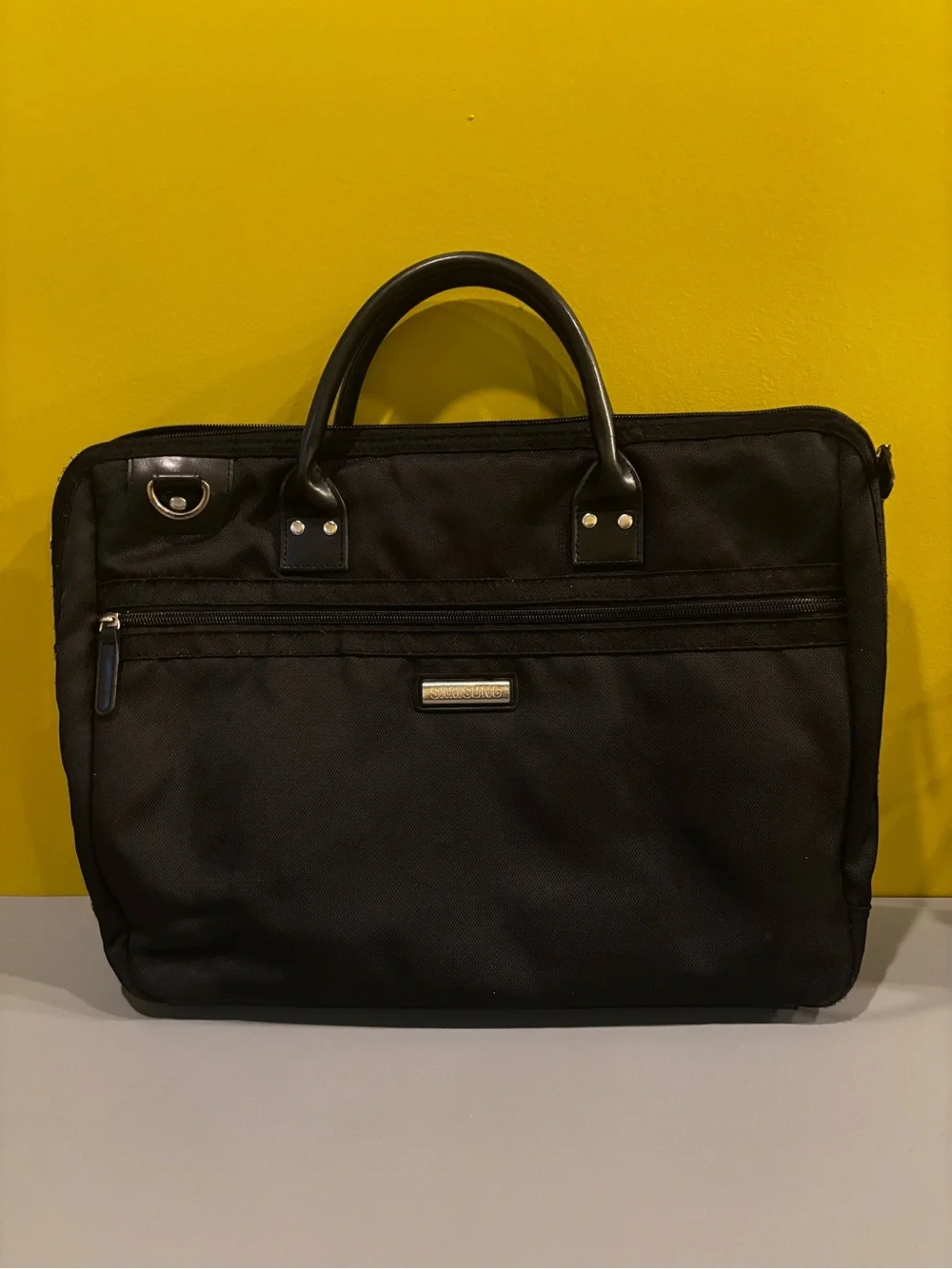N/A sleek black