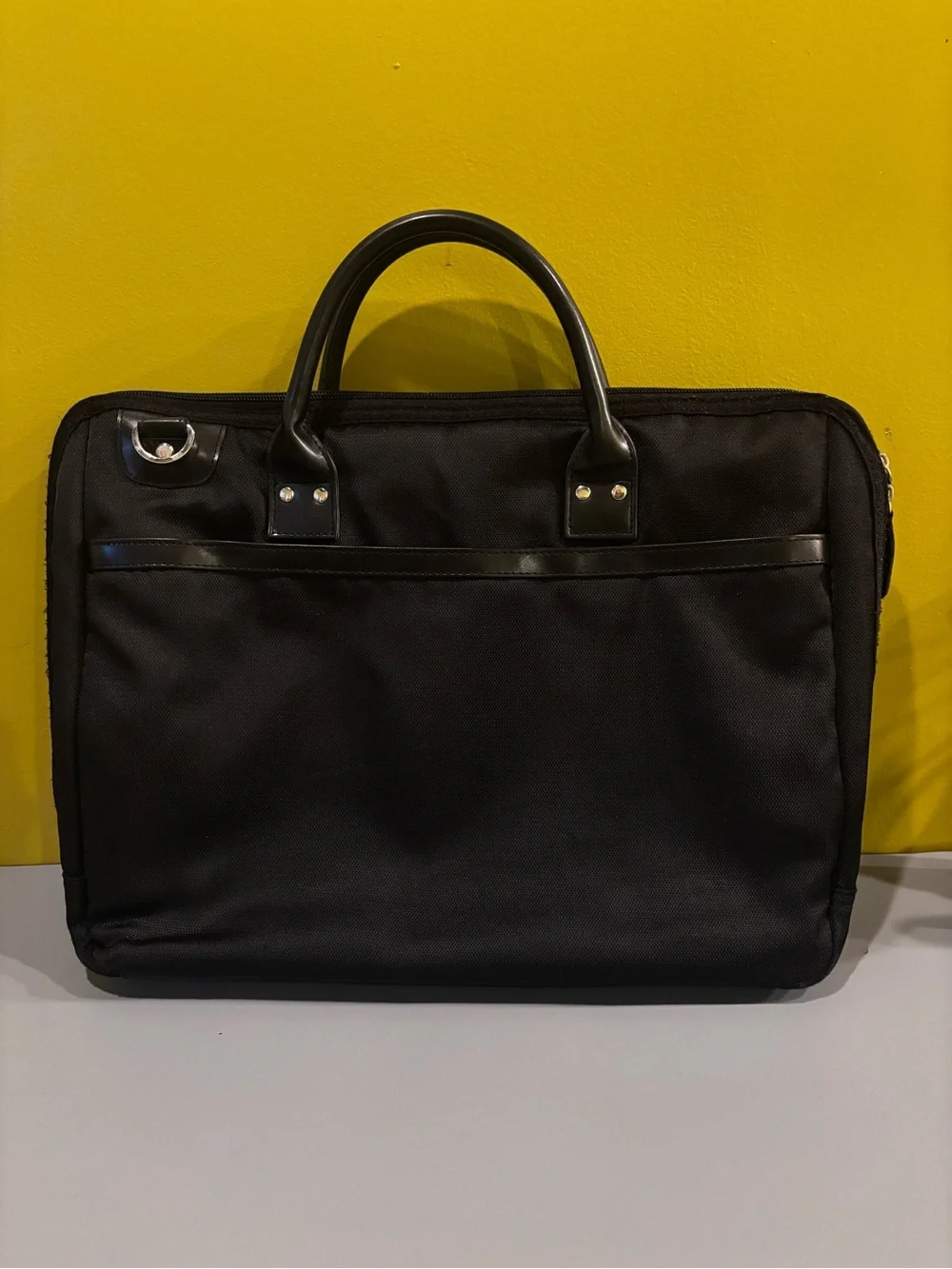 N/A sleek black