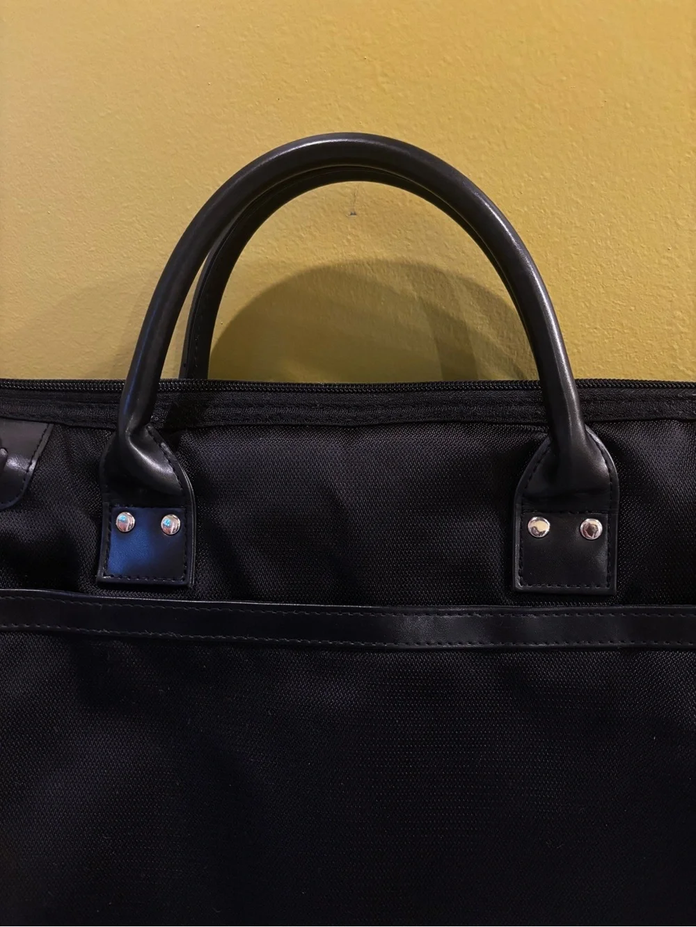 N/A sleek black