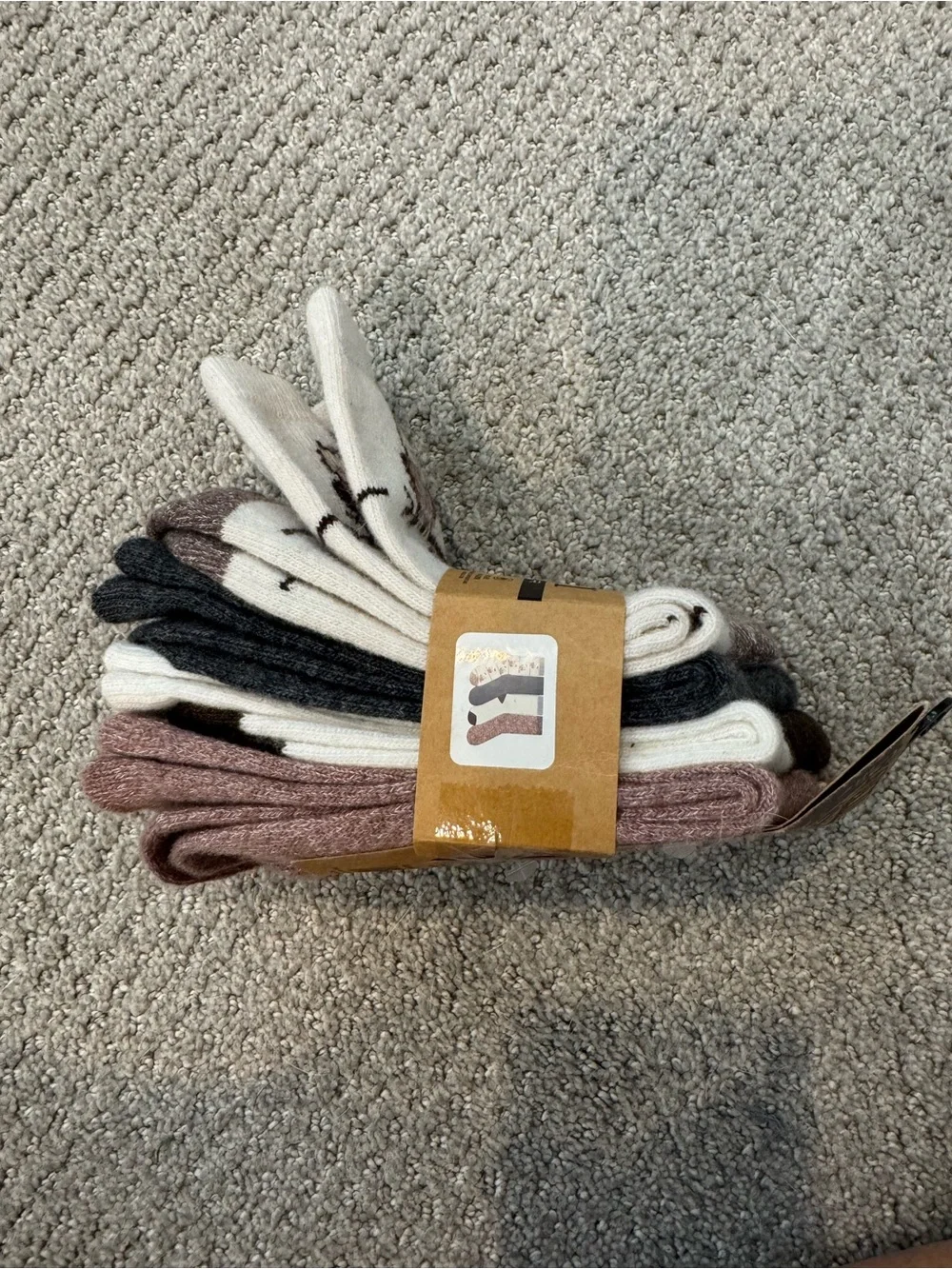 Born Wool Blend Hiking & Outdoor Crew Socks size 4-10, 4 pair NWT