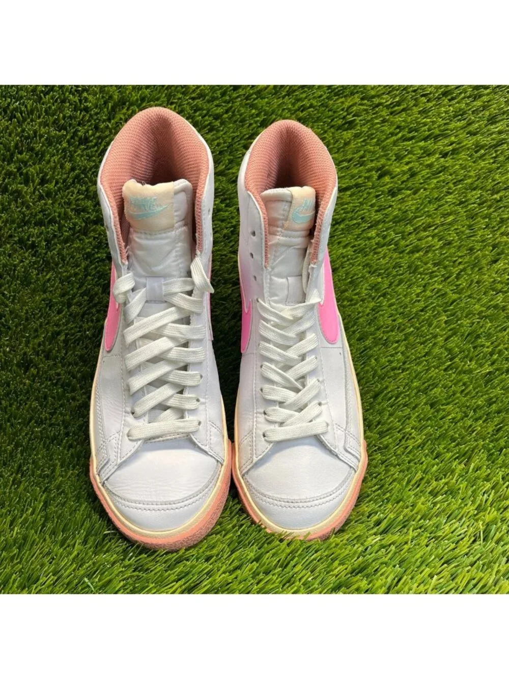 Nike Blazer Mid '77 GS Girls Size 5Y White Pink Athletic Leather Shoes Sneakers