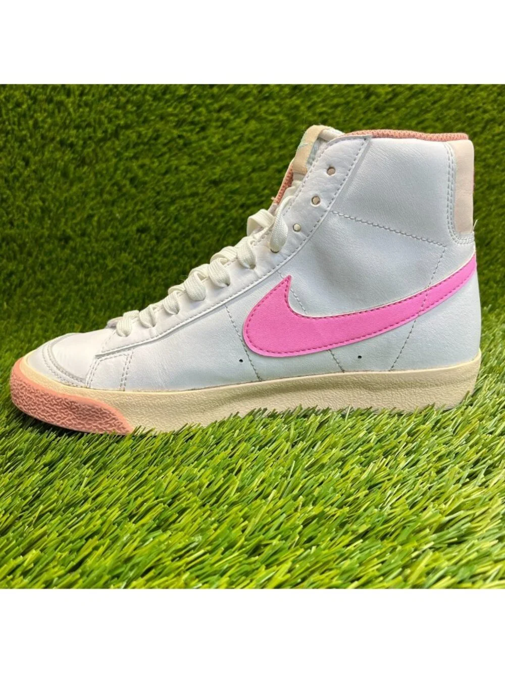 Nike Blazer Mid '77 GS Girls Size 5Y White Pink Athletic Leather Shoes Sneakers
