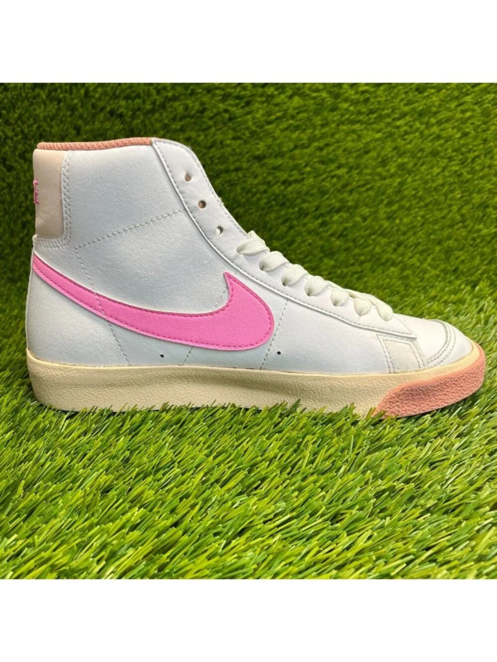 Nike Blazer Mid '77 GS Girls Size 5Y White Pink Athletic Leather Shoes Sneakers