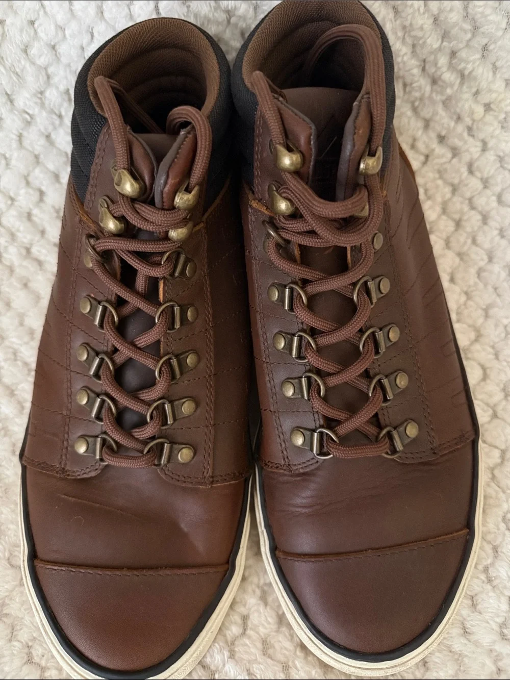 Men's 10.5 Ridgemont Outfitter Hiking Boots water resistant traction grip