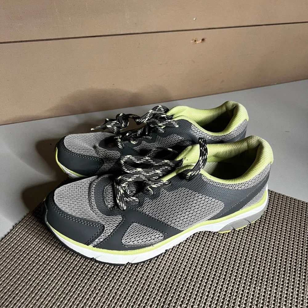 Vionic active sneakers