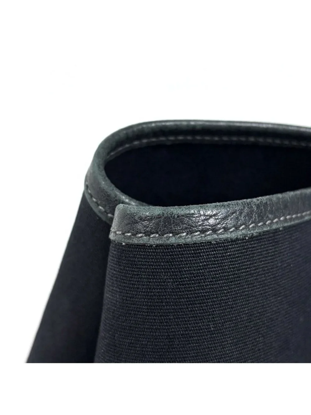 Hermes 14 flap scratches