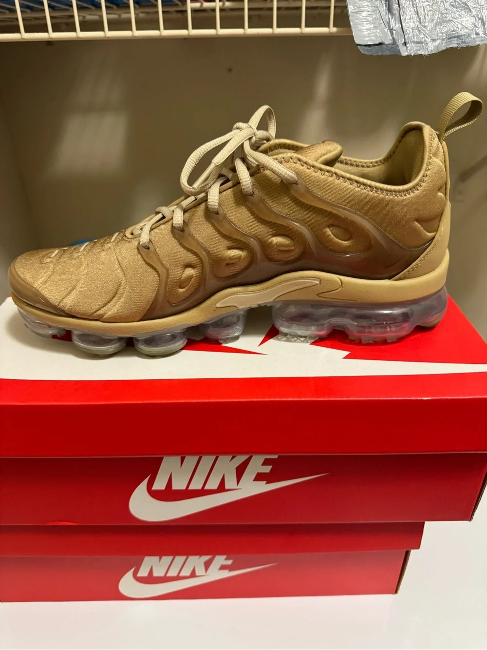 Nike Men’s Metallic Gold Low-Top Sneakers